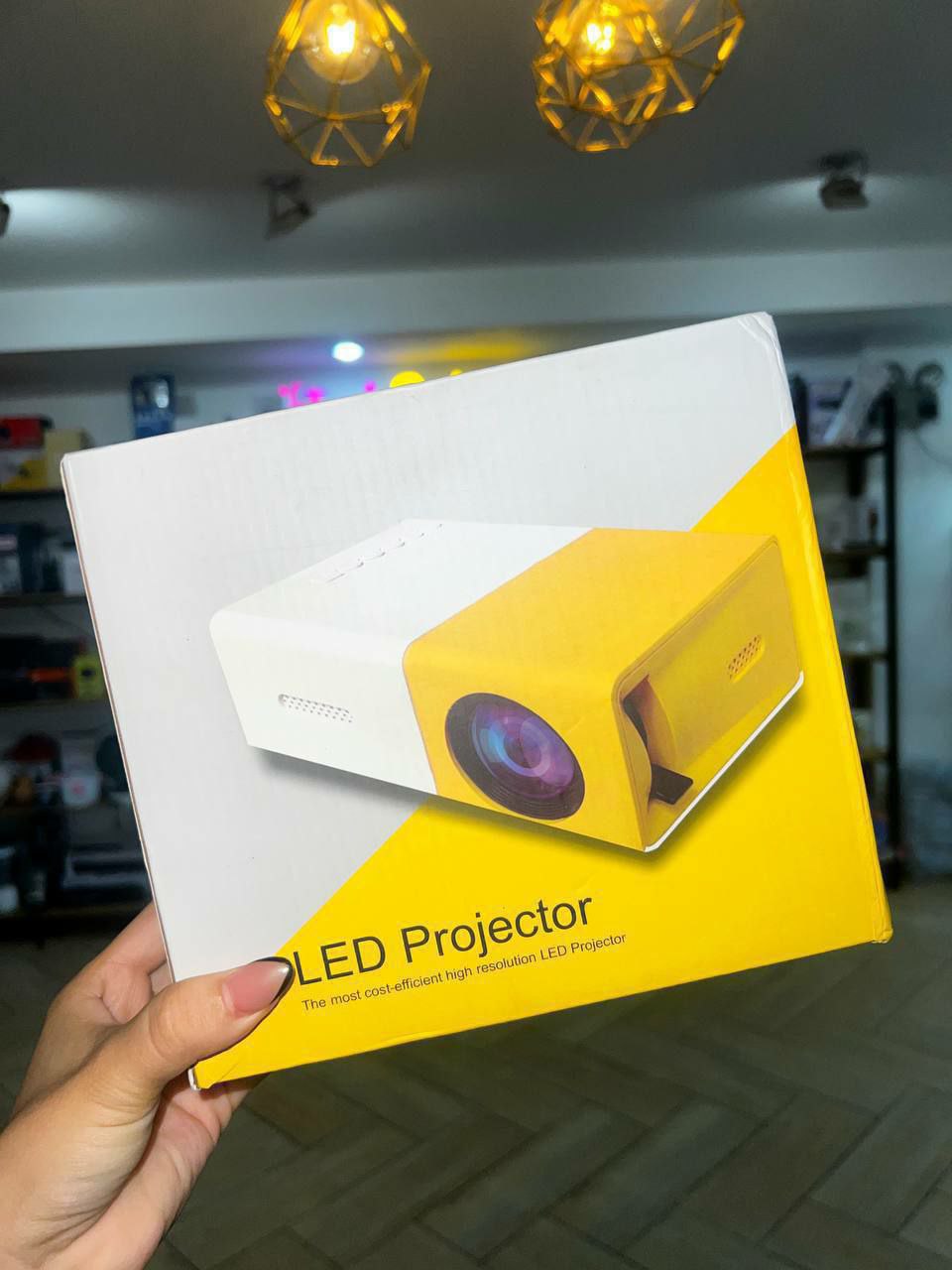 Mini Proyector Portátil Para Cine En Casa